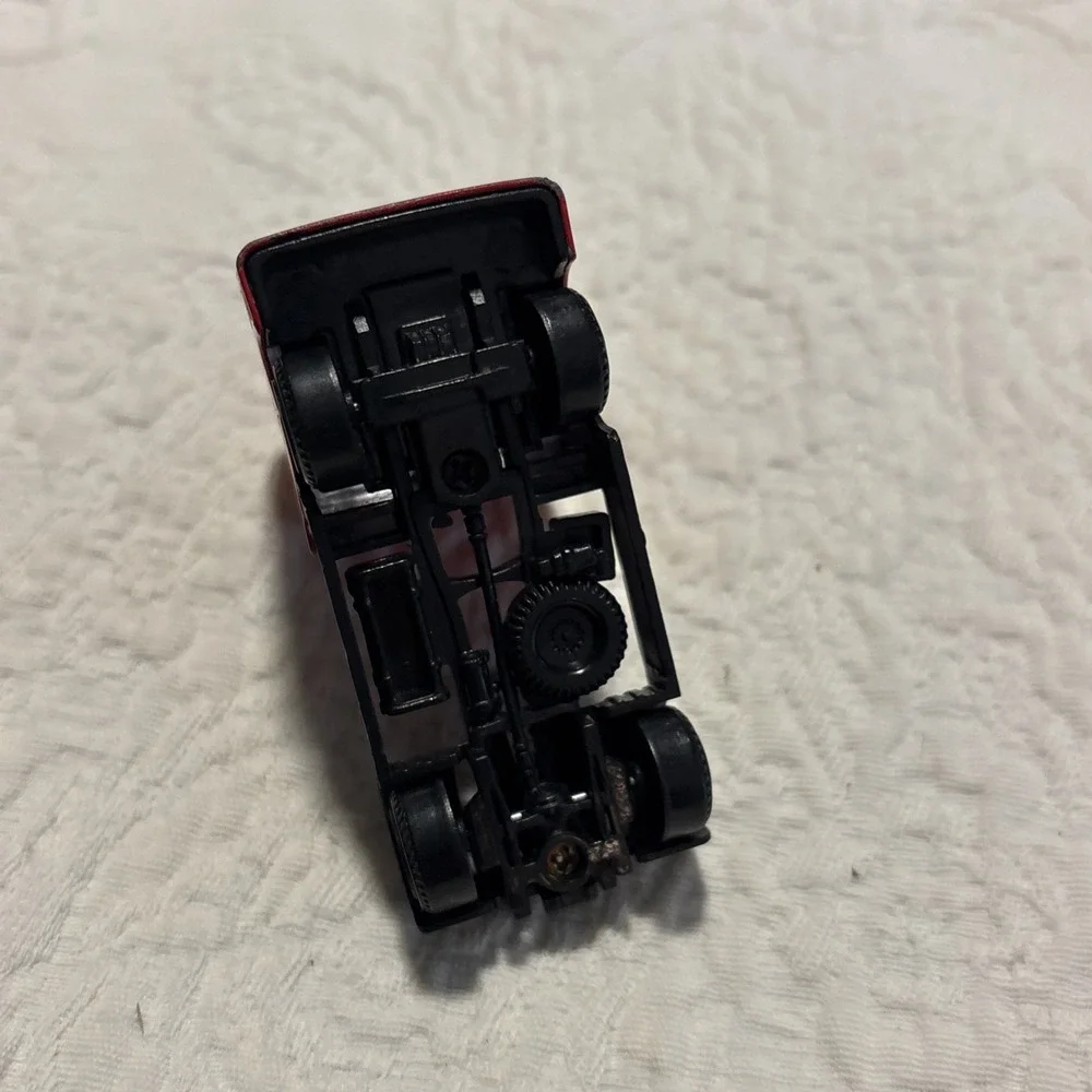MATCHBOX (2005) DAF XF95 SPACE CAB TRUCK RED 1:86 104
